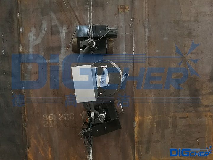 船體除漆爬壁機器人